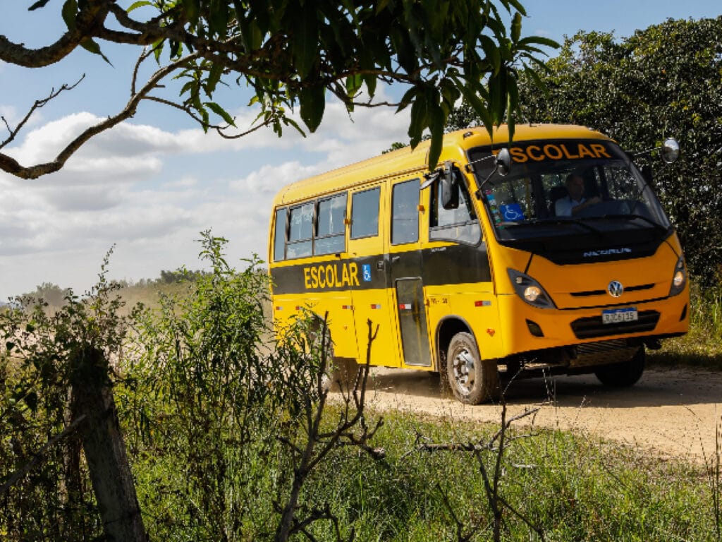 Volkswagen alcança marca histórica de entrega de ônibus para o programa Caminho da Escola 6 Volkswagen alcança marca histórica de entrega de ônibus para o programa Caminho da Escola