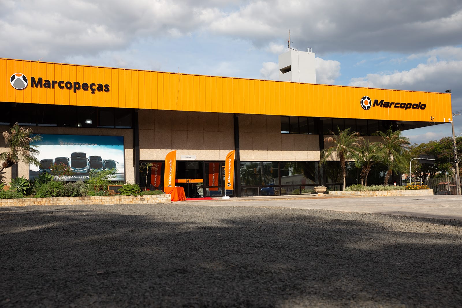 Representante mais antiga da Marcopolo reinaugura unidade em Porto Alegre após enchente histórica