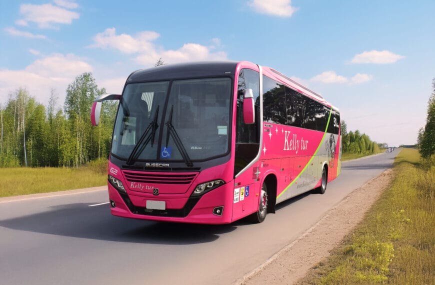 Kelly Tur amplia frota com novo El Buss 340 da Busscar