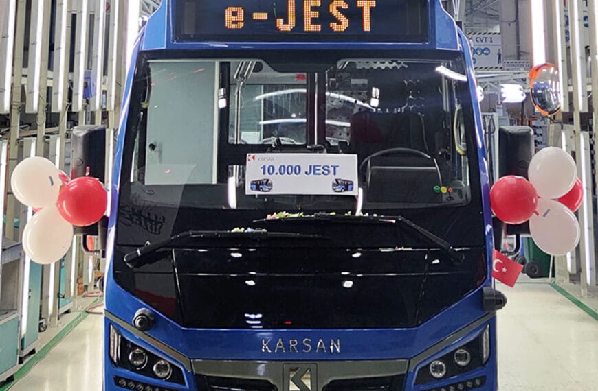Karsan celebra a produção de 10 mil unidades do micro-ônibus JEST e consolida liderança na Turquia