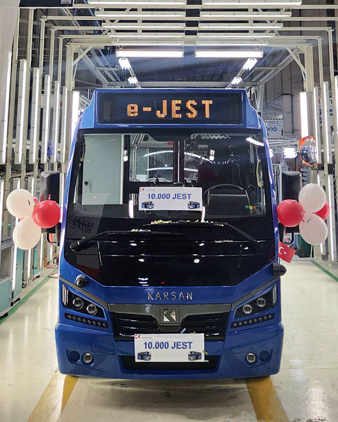 Karsan celebra a produção de 10 mil unidades do micro-ônibus JEST e consolida liderança na Turquia