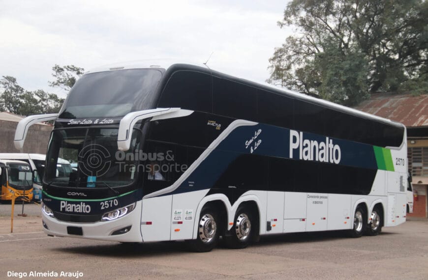 Planalto Transportes renova frota com oito ônibus Comil montados sobre chassis Volvo