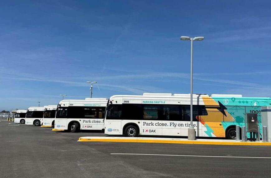 Aeroporto de Oakland recebe cinco ônibus elétricos BYD K9MD e avança na meta de eletrificação