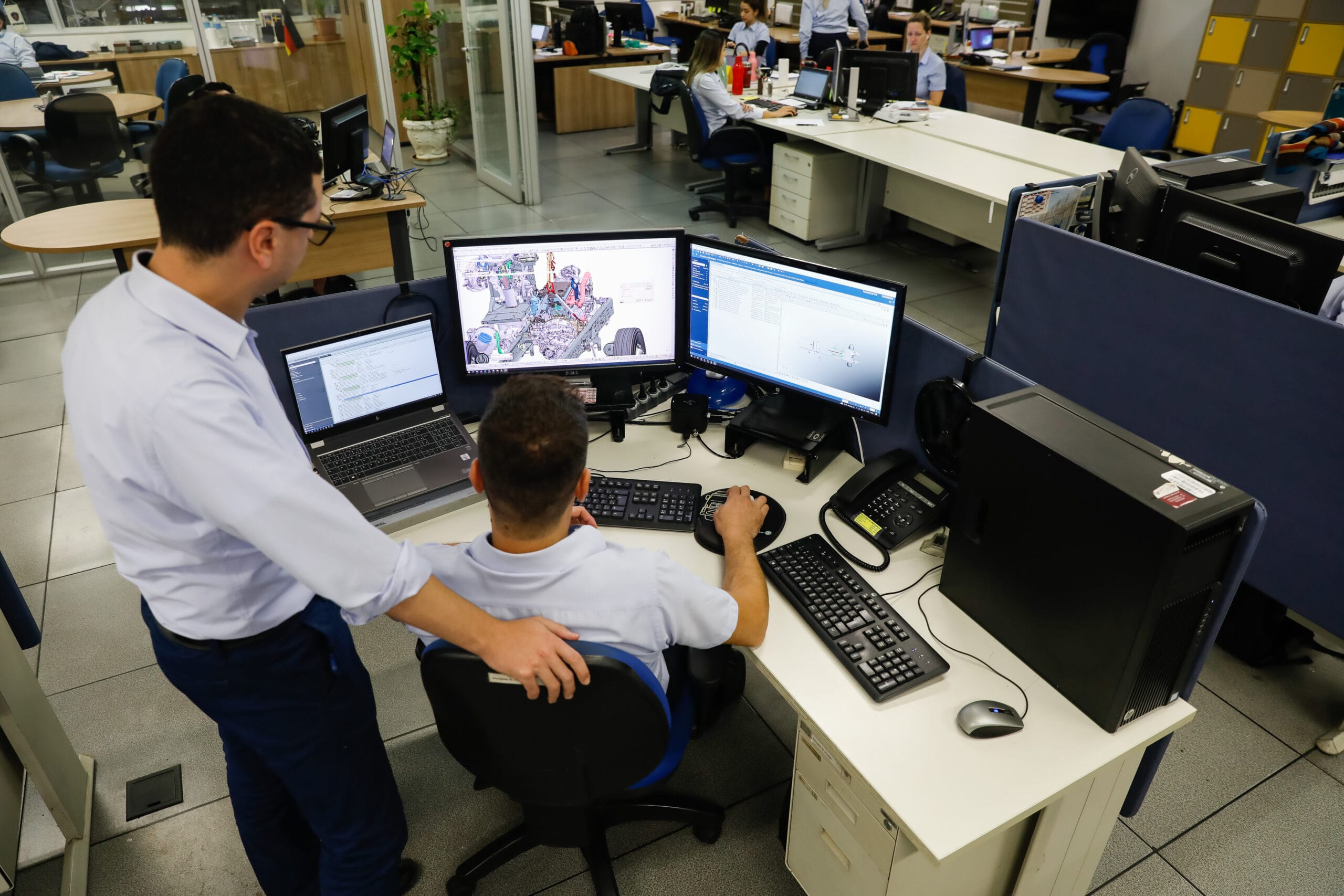 Volkswagen capacita equipe para criar suas próprias automações e reduz em 70% tempo de desenvolvimento