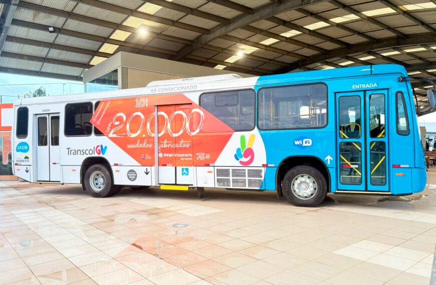 Marcopolo celebra 20 mil ônibus produzidos em fábrica do Espírito Santo