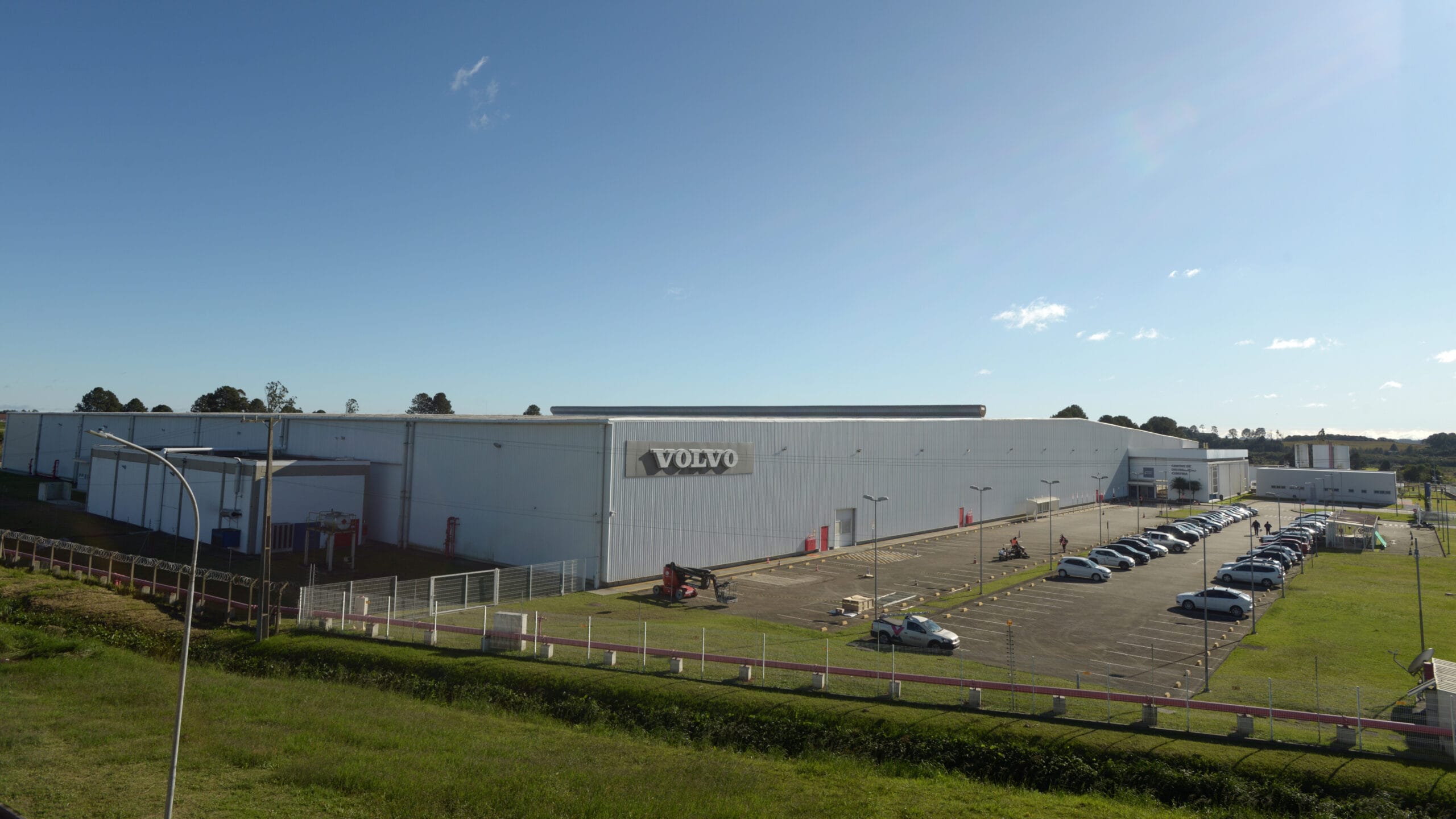 Volvo amplia centro logístico no Brasil e reforça distribuição de peças para América Latina