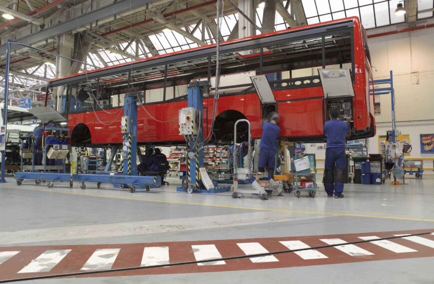Iveco celebra 130 anos da fábrica de Vysoké Mýto, marco da indústria de ônibus na Europa