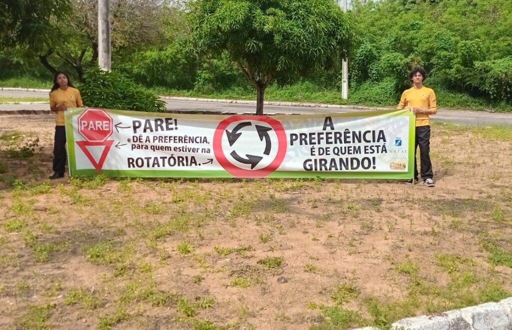 STTU realiza campanha educativa sobre regras de circulação em rotatórias em Natal 7 STTU realiza campanha educativa sobre regras de circulação em rotatórias em Natal