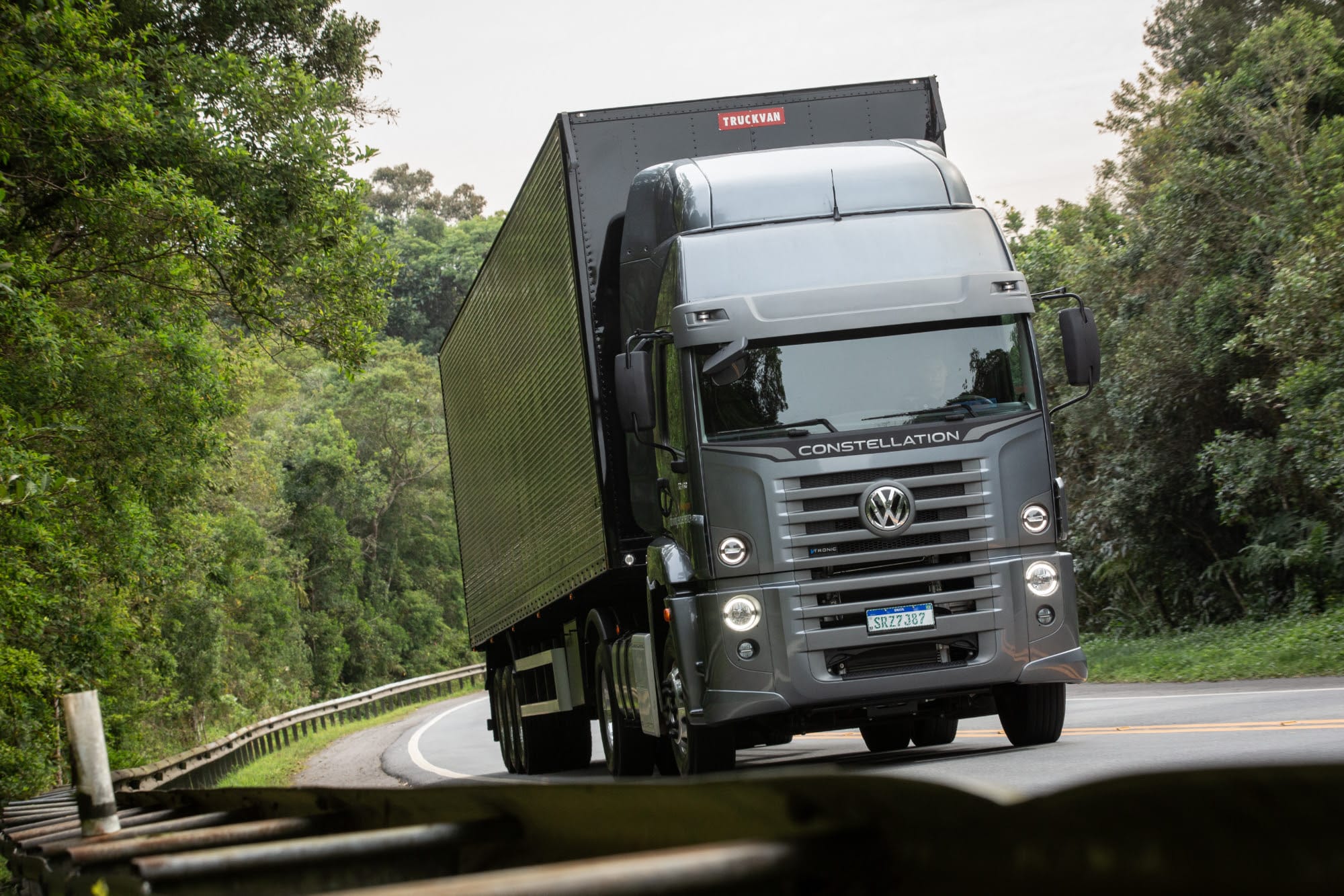 Volkswagen lança o Constellation 20.480 4×2 com motor D26 e mira segmento extrapesado de curtas e médias distâncias