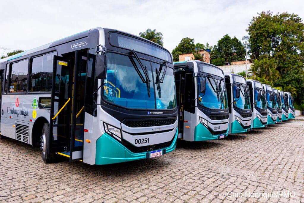 30 ônibus novos são entregues pela Volkswagen para empresa da Grande São Paulo 2 30 ônibus novos são entregues pela Volkswagen para empresa da Grande São Paulo