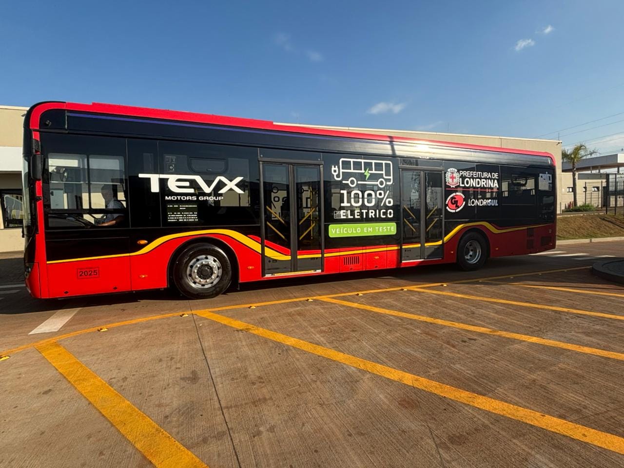 Londrina inicia testes com ônibus elétrico no transporte coletivo
