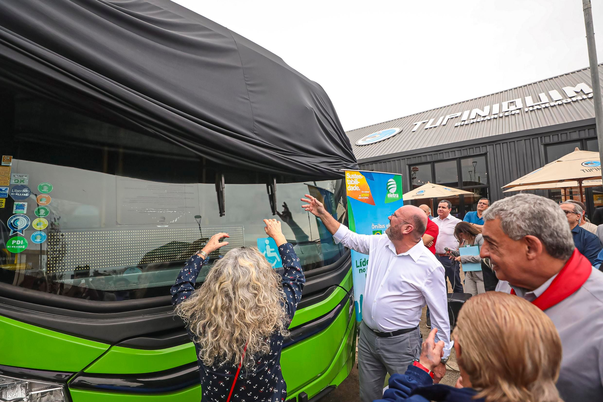 Porto Alegre anuncia compra de 100 novos ônibus elétricos para frota sustentável