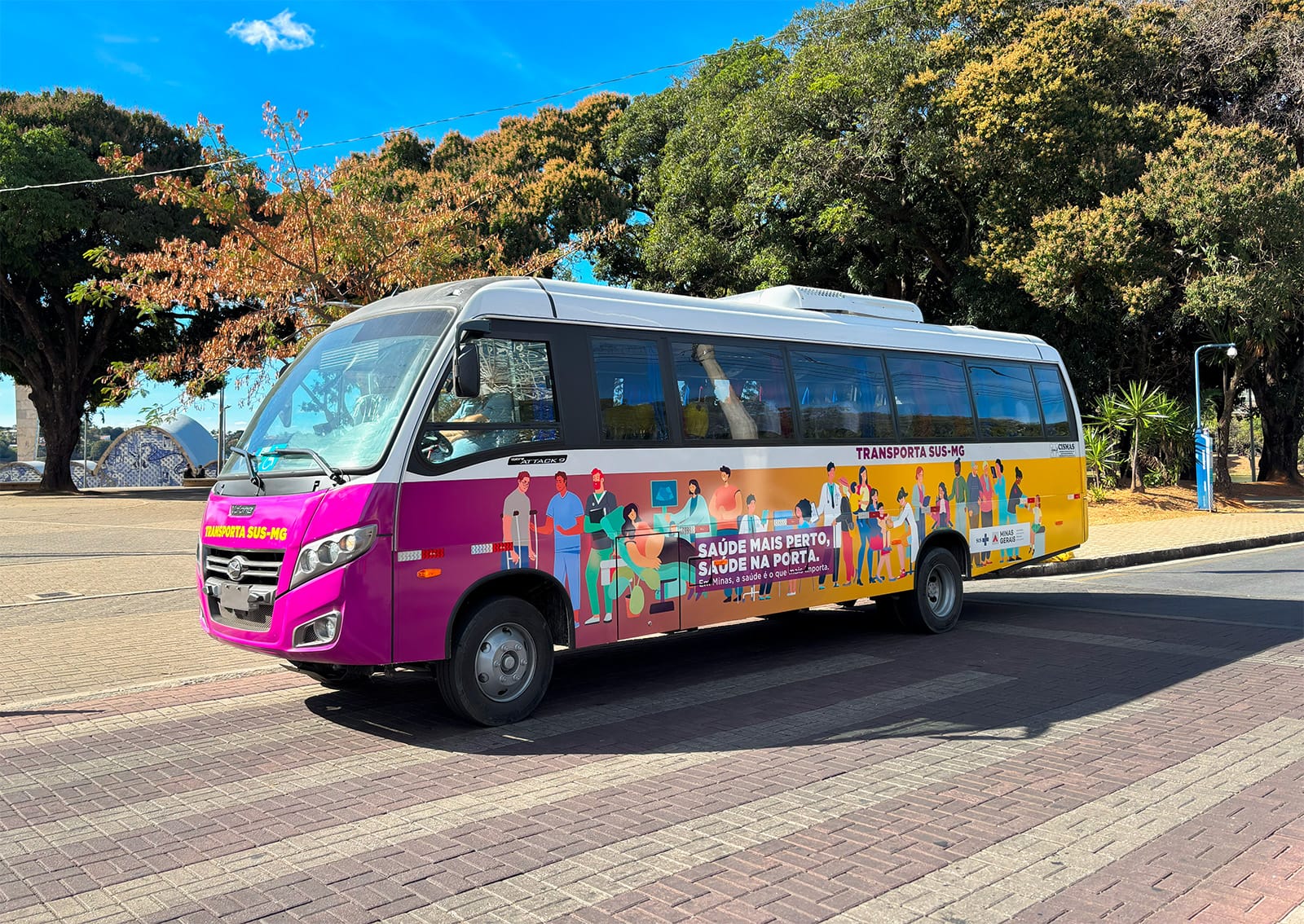 CISMAS recebe micro-ônibus Volare para transporte de pacientes em Minas Gerais