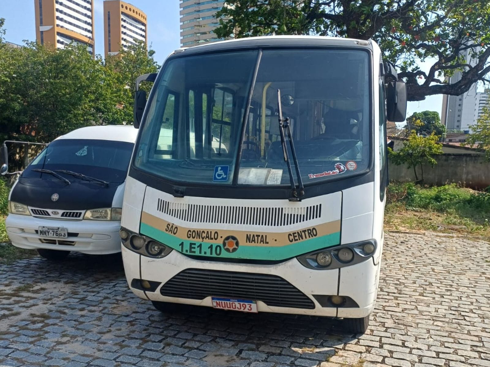 DER apreende veículo irregular de linha opcional de São Gonçalo