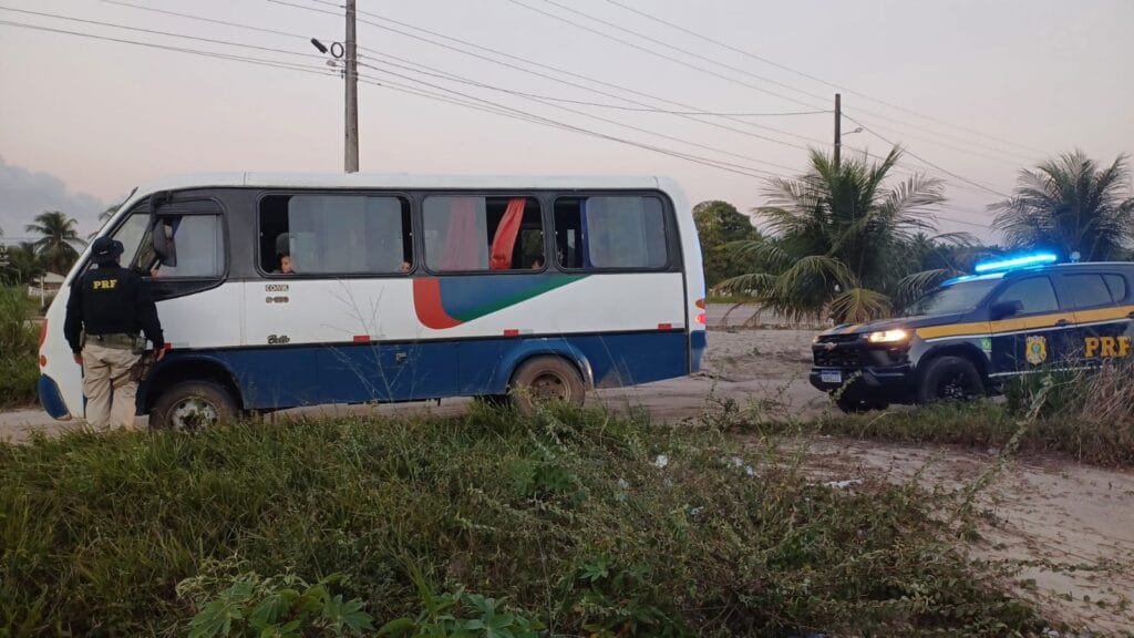 PRF flagra problemas com dois ônibus em quatro dias no RN