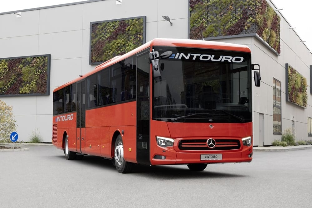 Mercedes-Benz apresenta ônibus elétrico intermunicipal e novas tecnologias na Busworld Europa 2025