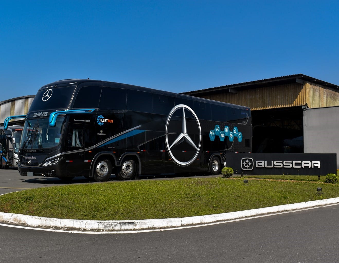 Mercedes-Benz amplia frota de demonstração de seus produtos com ônibus Busscar