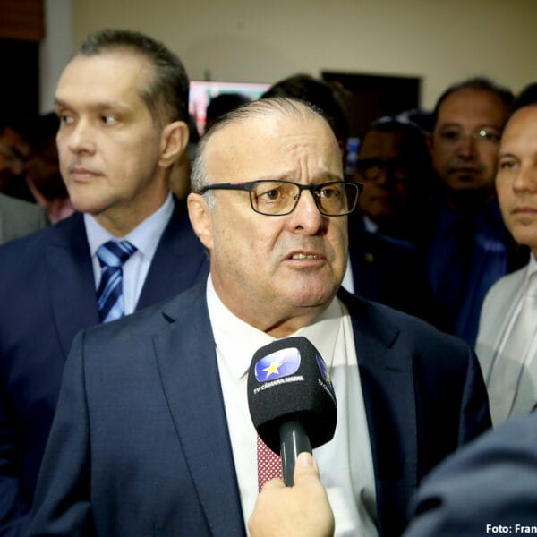Prefeito anuncia que edital da licitação do transporte público de Natal será publicado na próxima semana