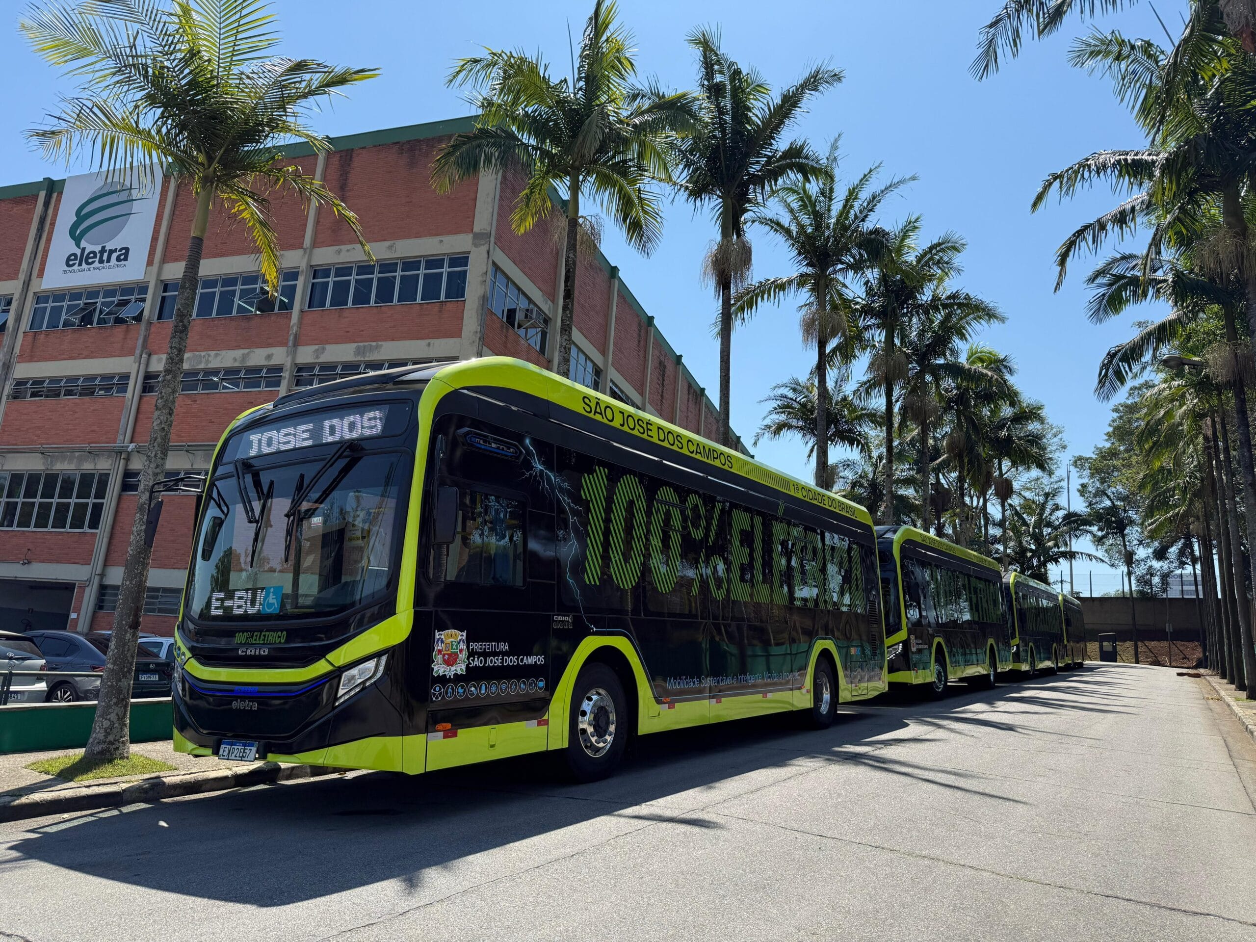 Eletra inicia entrega de ônibus 100% elétricos para São José dos Campos