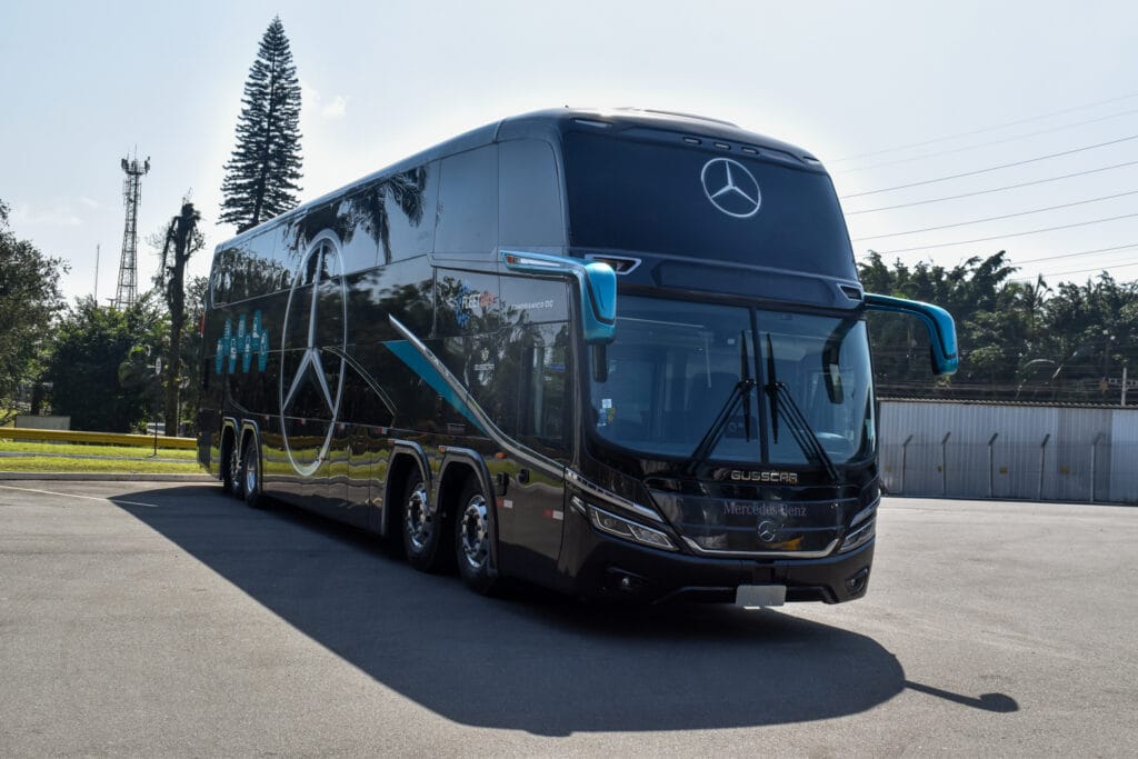 Mercedes-Benz e Be8 fazem viagem experimental rumo à COP 30 para testar biocombustível em caminhões e ônibus 3 Mercedes-Benz amplia frota de demonstração de seus produtos com ônibus Busscar