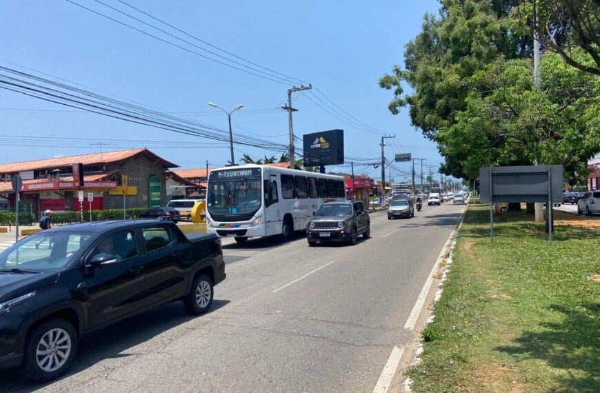Impasse compromete faixas exclusivas de ônibus na Avenida Roberto Freire, em Natal