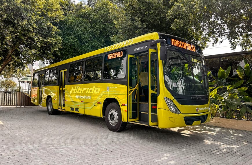 Marcopolo apresenta protótipo de ônibus híbrido elétrico/etanol durante a COP30