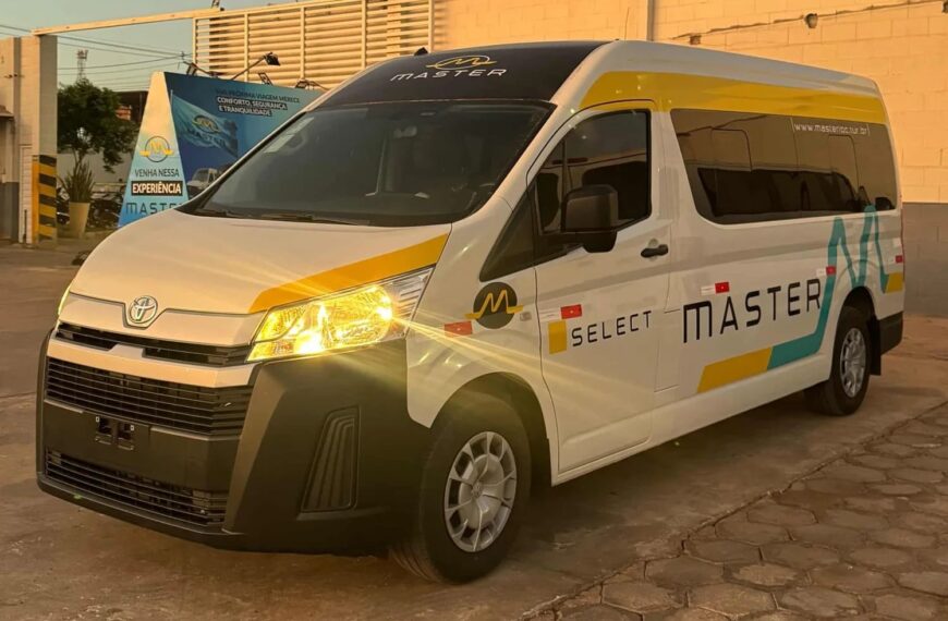 Master Turismo reforça frota com nova Toyota Hiace e amplia modernização do transporte em Mossoró