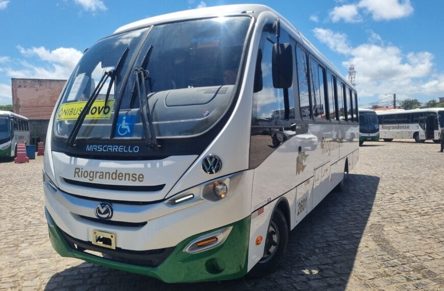 Mais dois micro-ônibus novos são incorporados à frota da Riograndense