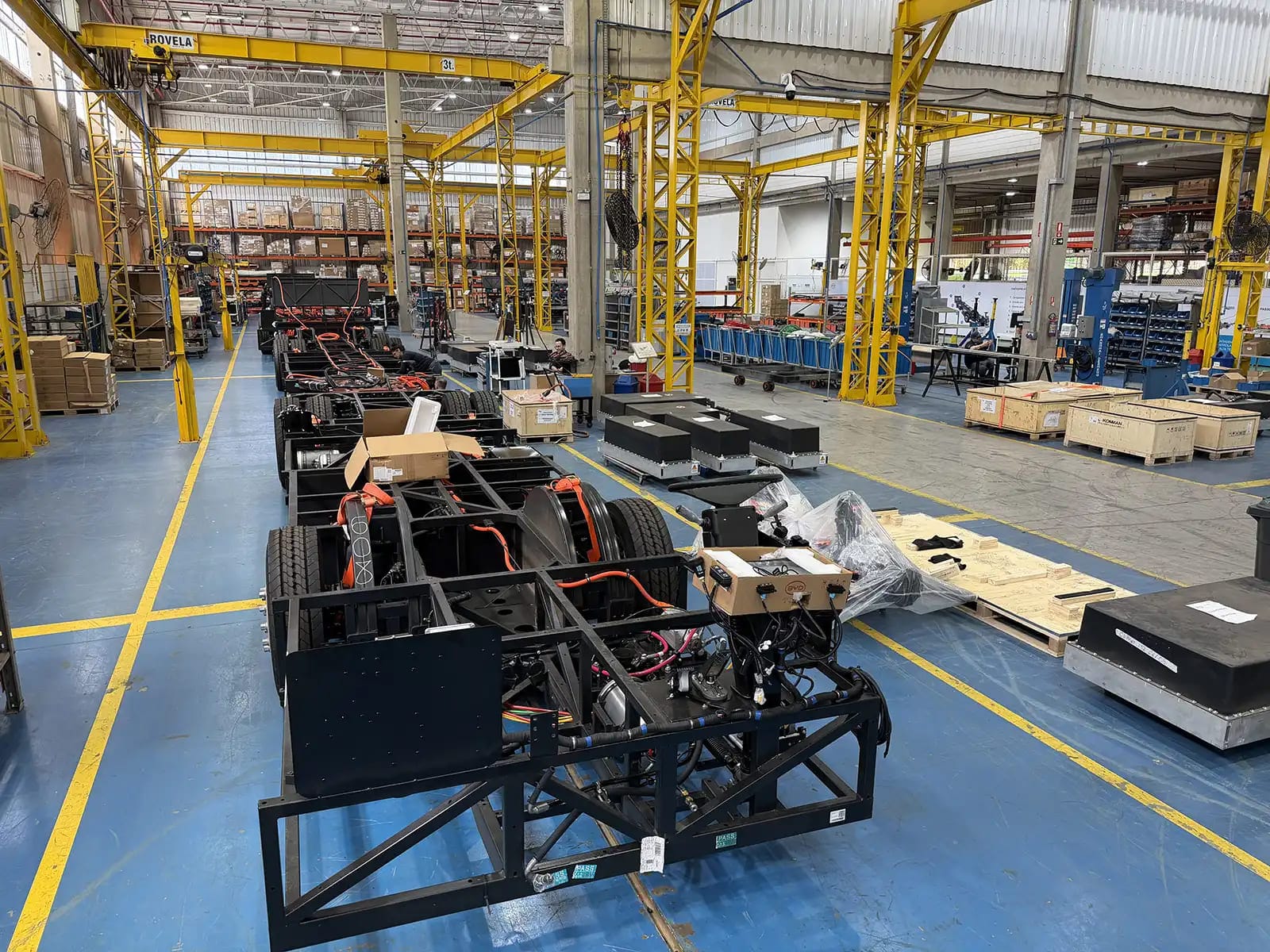 BYD celebra produção do 600º chassi de ônibus elétrico no Brasil e reforça expansão industrial no país