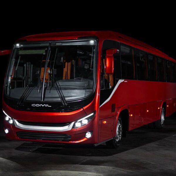Comil lança novos modelos de ônibus após completar 40 anos e amplia portfólio
