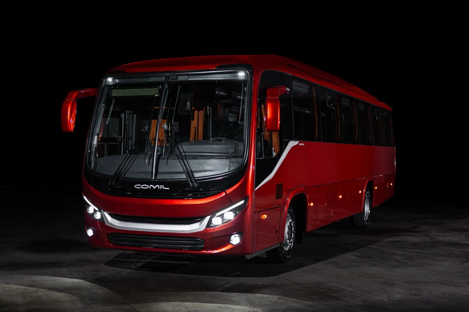 Comil lança novos modelos de ônibus após completar 40 anos e amplia portfólio