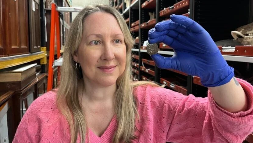 Moeda de mais de 2 mil anos foi usada por engano para pagar passagem de ônibus na Inglaterra 6 Moeda de mais de 2 mil anos foi usada por engano para pagar passagem de ônibus na Inglaterra