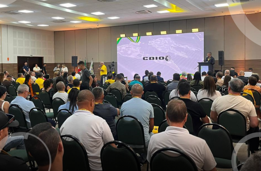 Caio participa e patrocina encontro nacional do transporte alternativo em Fortaleza