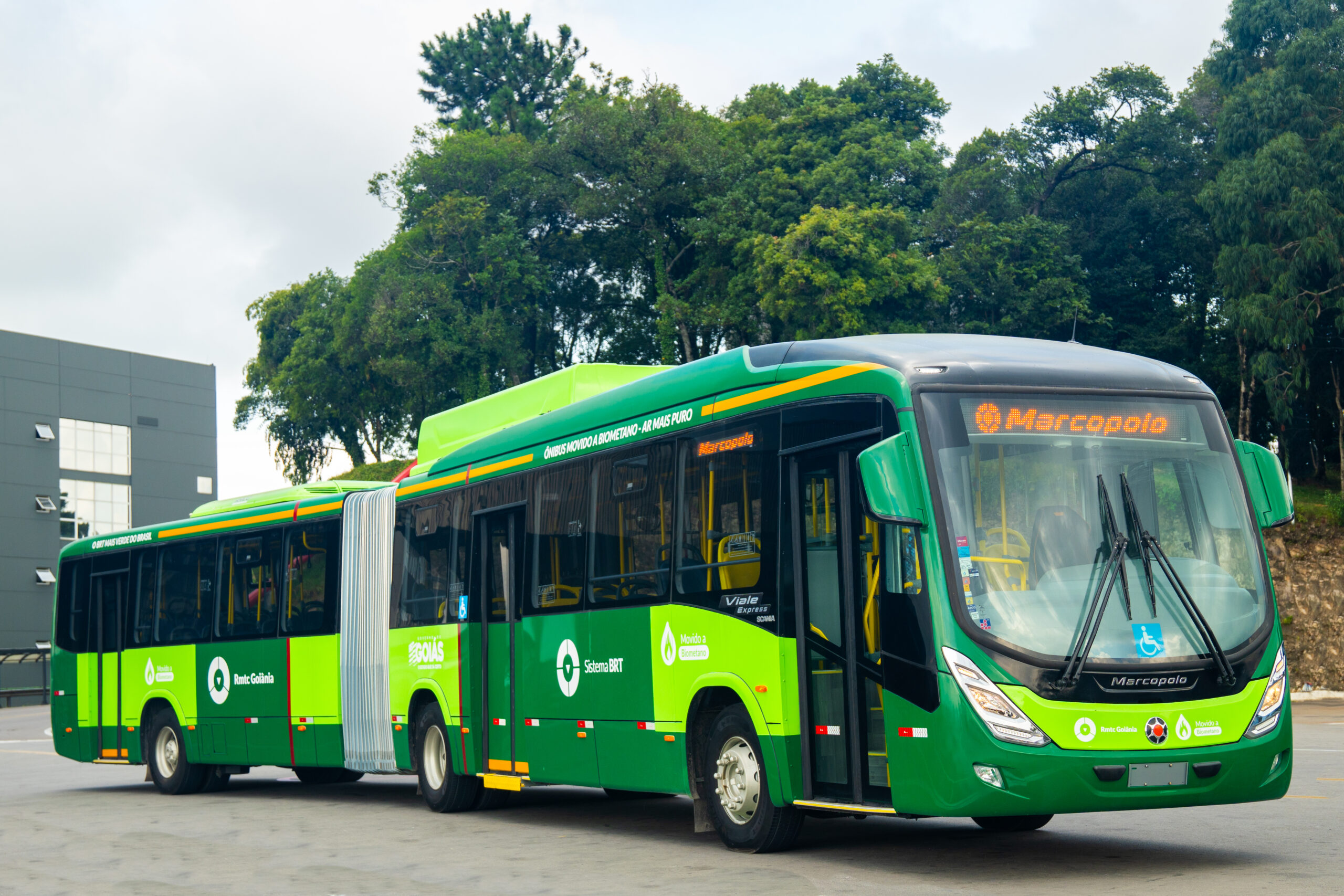 Goiânia recebe primeiros ônibus articulados a biometano do Brasil e amplia frota sustentável no BRT
