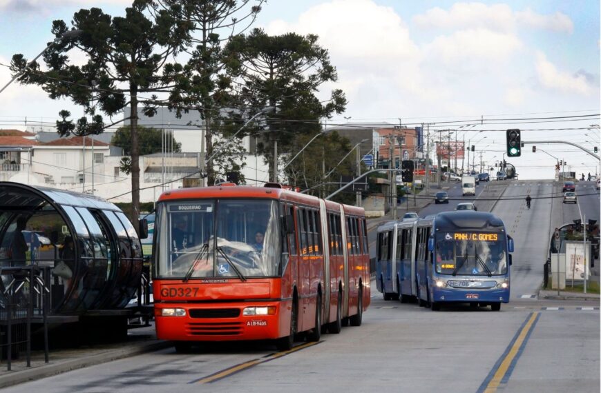 Curitiba adia edital de licitação de ônibus e culpa guerra no Irã