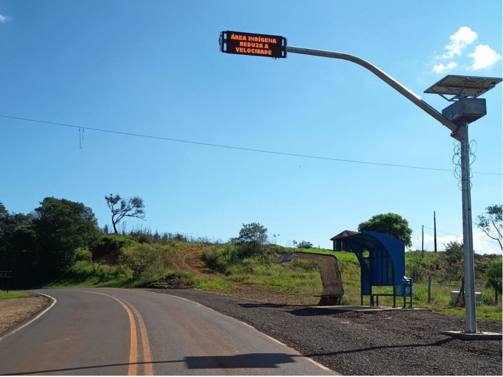 DER do Paraná testa novos abrigos de ônibus com tecnologia em rodovias