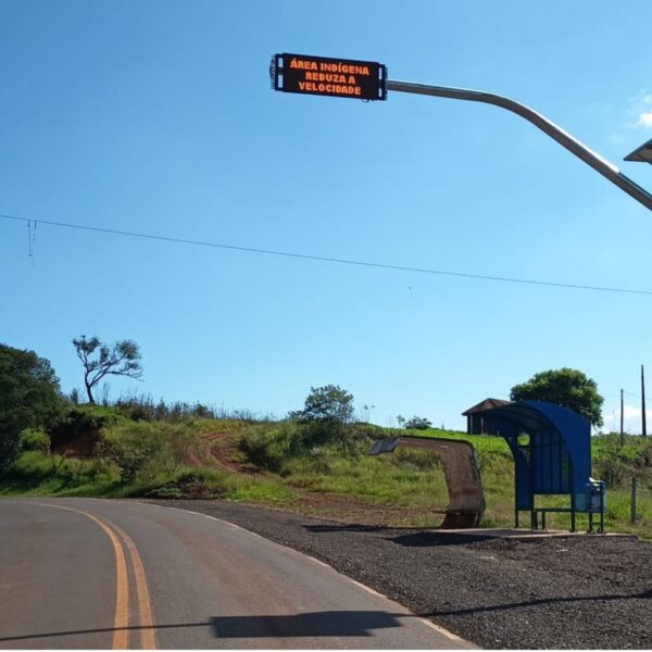 DER do Paraná testa novos abrigos de ônibus com tecnologia em rodovias