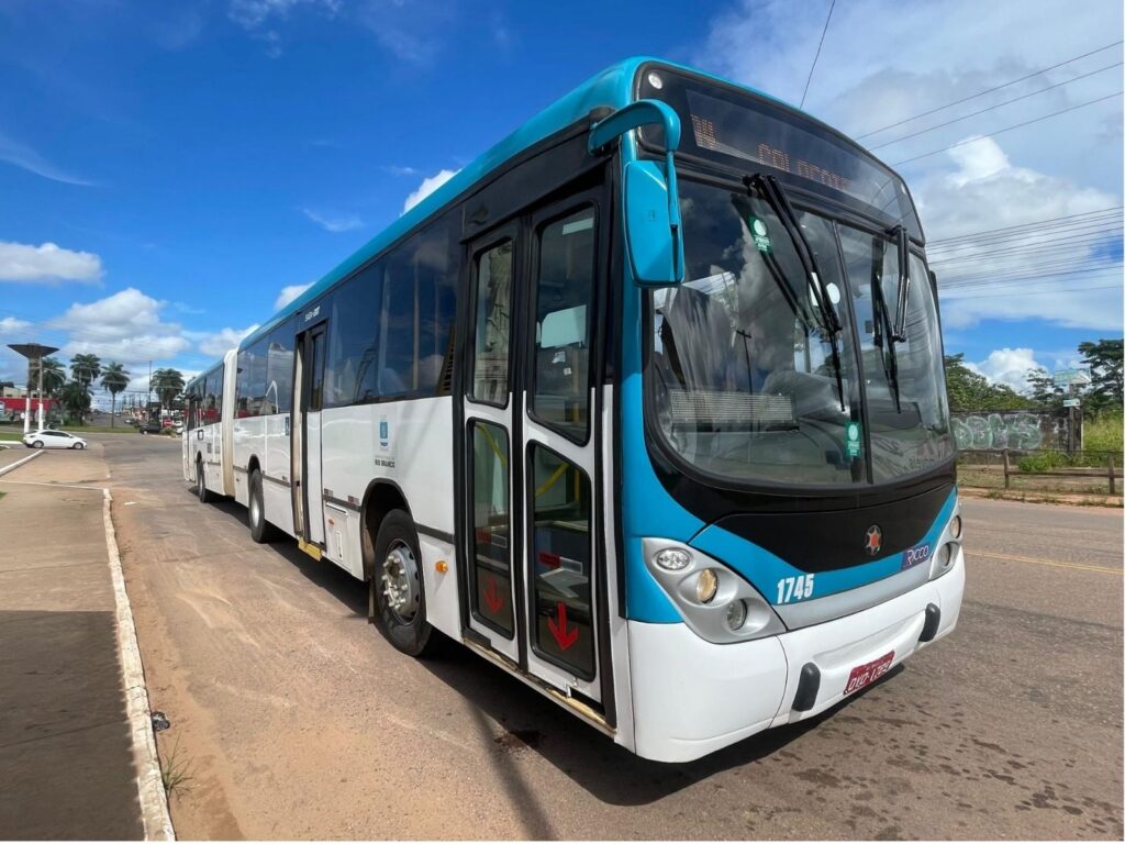 Justiça aponta mais de 40 ônibus irregulares da Ricco Transportes em Rio Branco