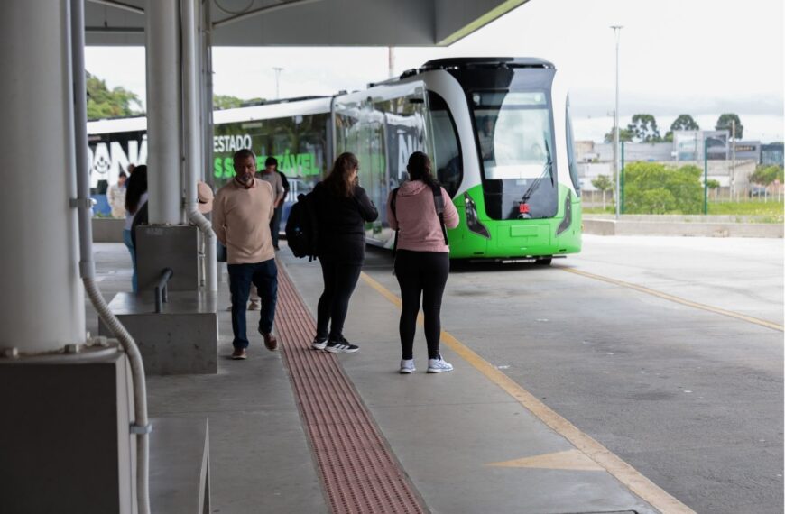 Prefeito de São Paulo pede apoio financeiro ao governador para VLT na capital