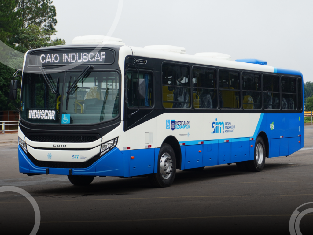 Caio entrega 20 ônibus Apache Vip V ao Consórcio Fênix para renovação da frota em Florianópolis