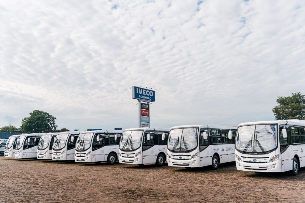 Iveco entrega novos ônibus à Polícia Nacional do Paraguai