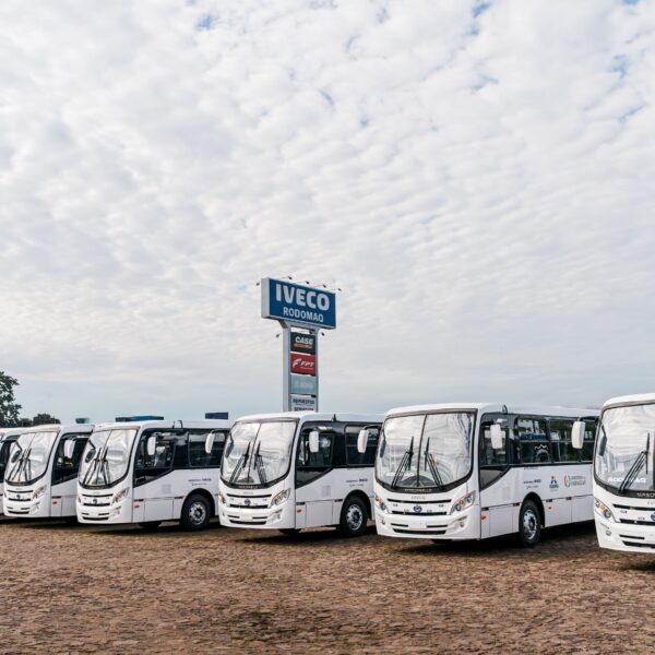 Iveco entrega novos ônibus à Polícia Nacional do Paraguai