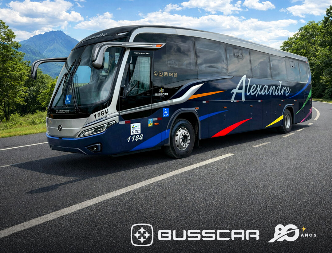 Busscar entrega ônibus novo à Alexandre Turismo