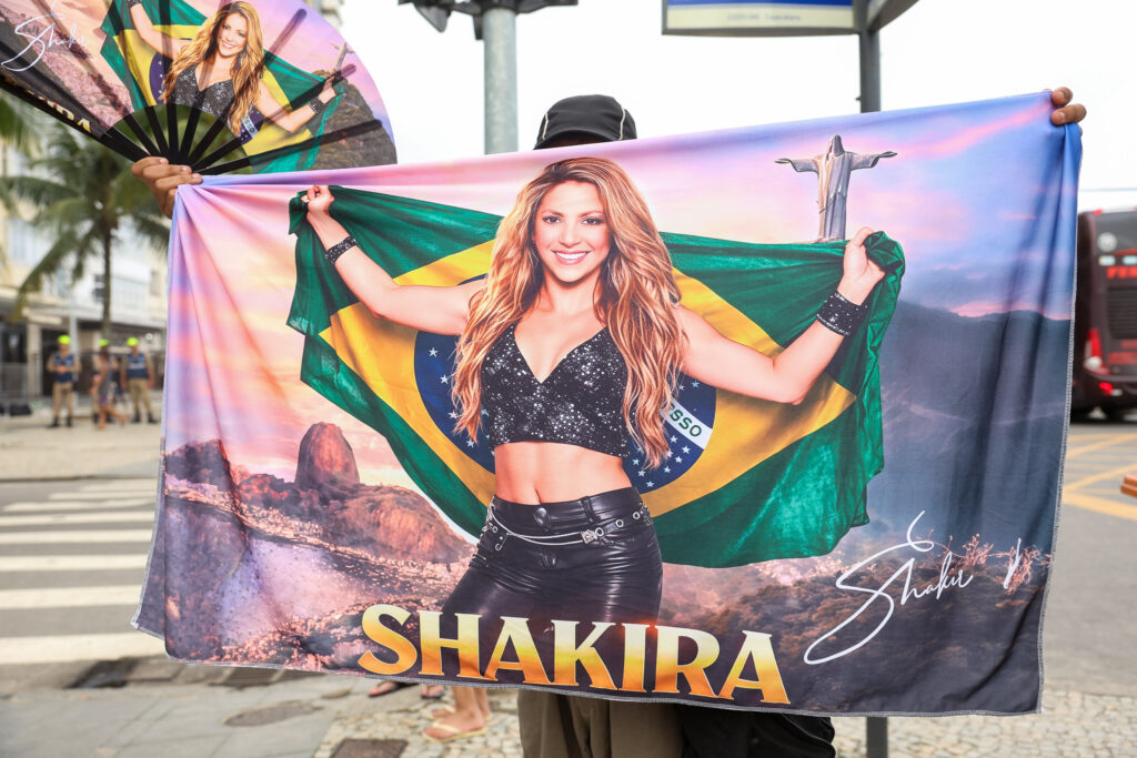 Show de Shakira no Rio terá operação especial de transporte com metrô 24h e linhas extras para Copacabana