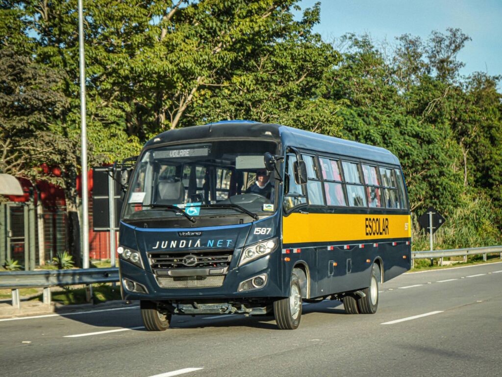 Volare entrega 28 micro-ônibus escolares para operadora de Sorocaba