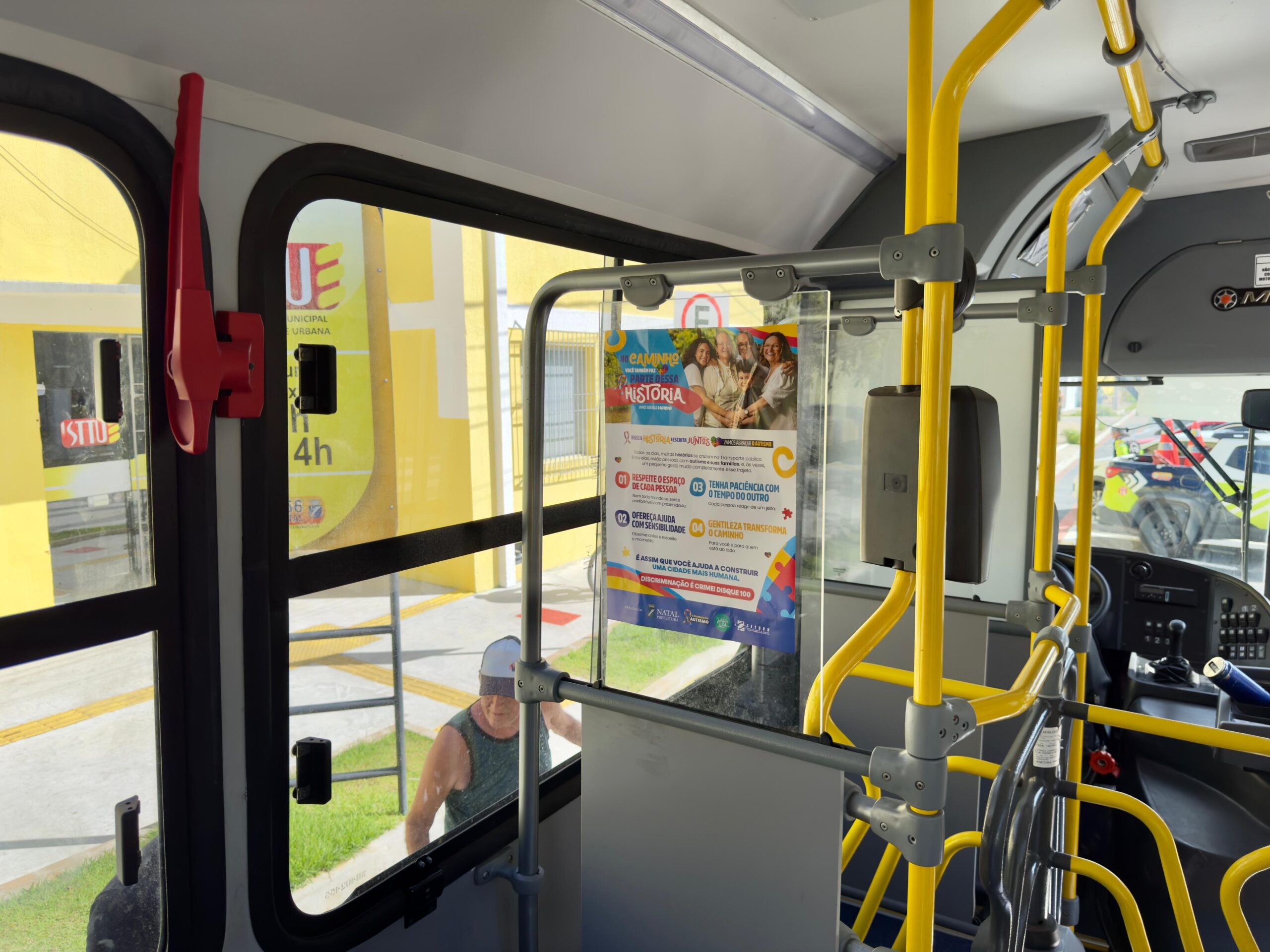 “Busão da Inclusão” circula em Natal com ações de conscientização sobre o autismo no transporte público