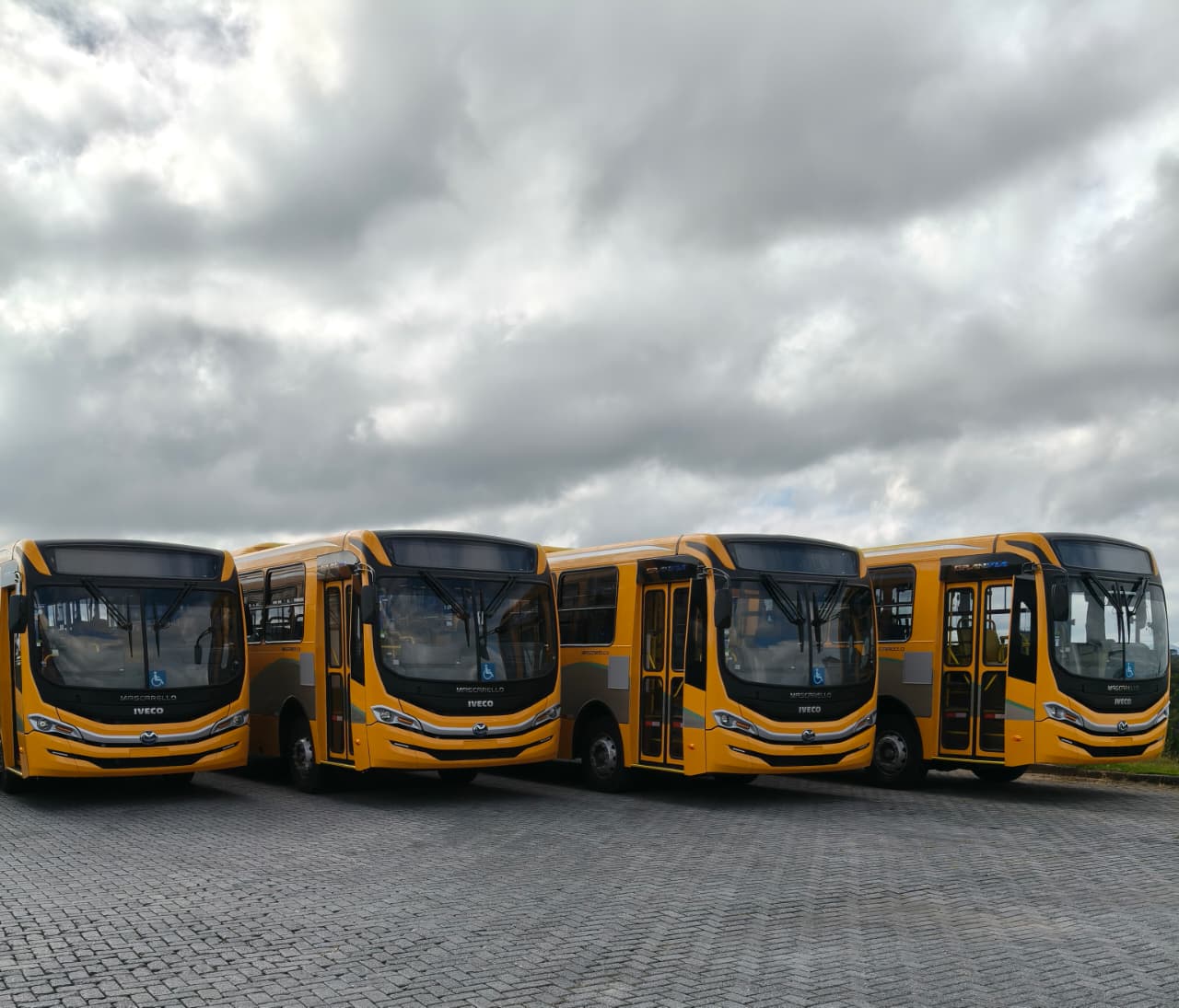 Iveco amplia entregas no Paraná e fortalece presença no transporte urbano e fretamento