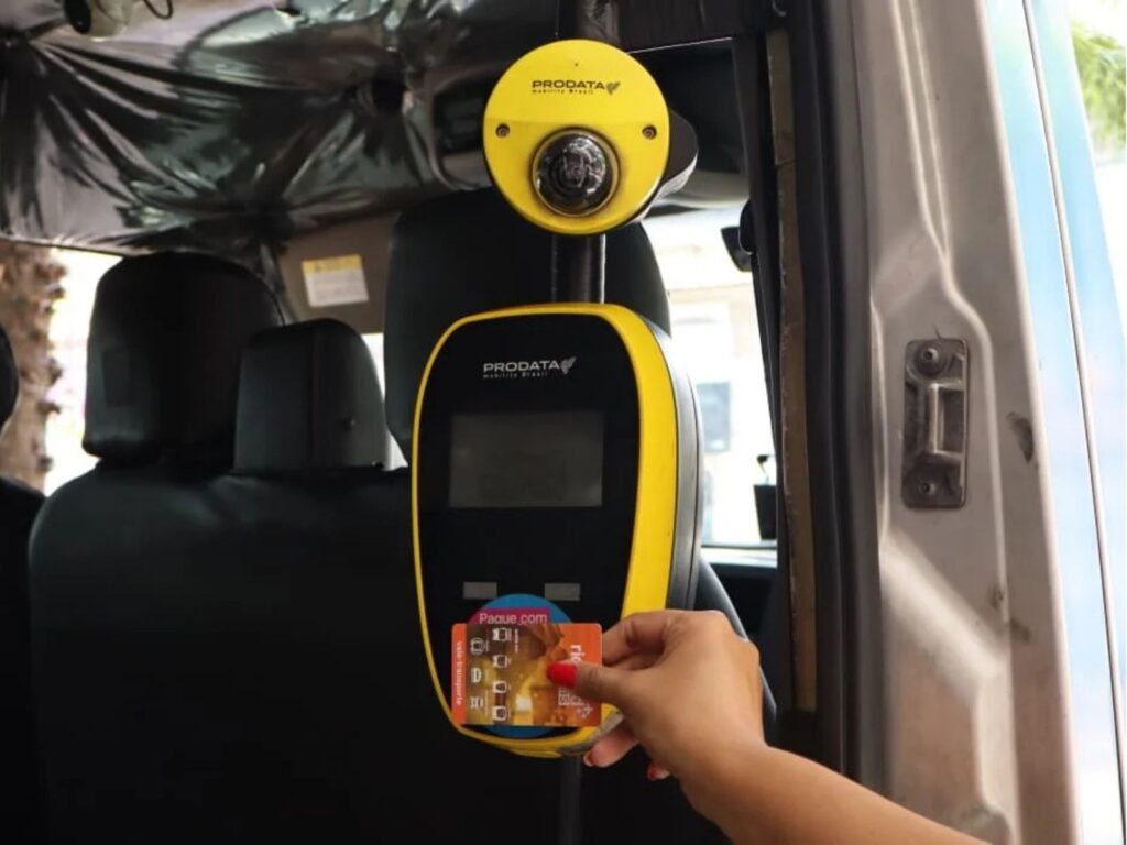 Biometria facial em vans intermunicipais já bloqueou mais de 52 mil viagens irregulares no Rio