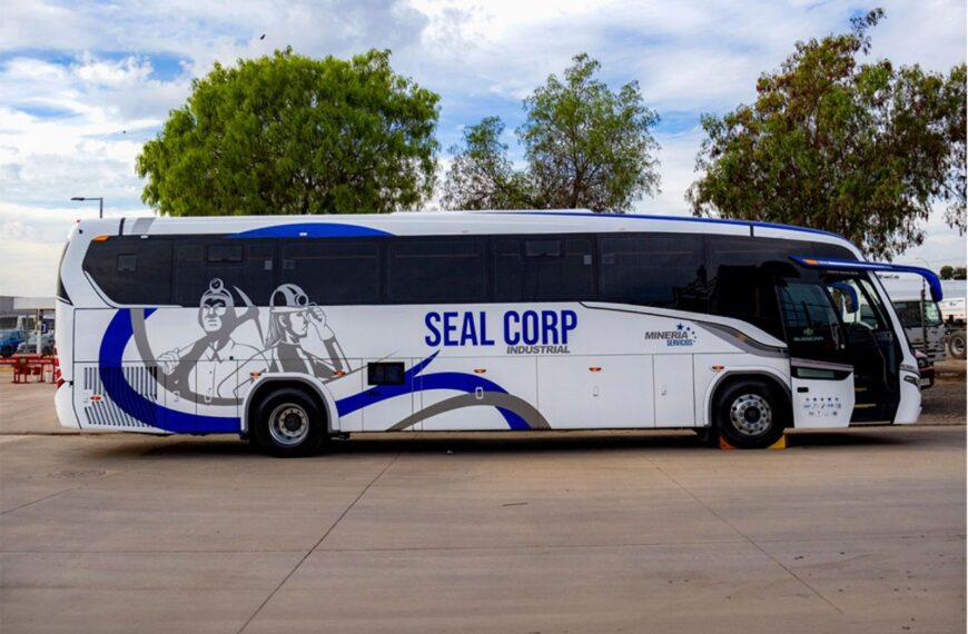 Busscar entrega ônibus Vissta Buss 345 para operação de mineração no Chile