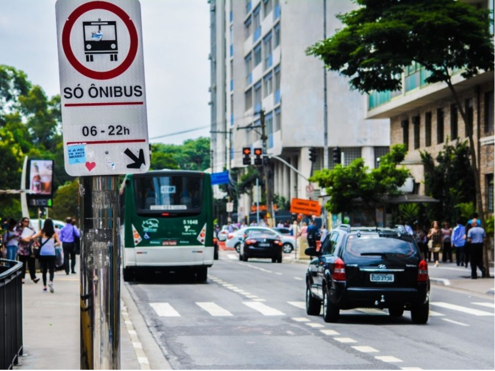 Comissão da Câmara aprova uso de ônibus fretados em faixas exclusivas pelo país